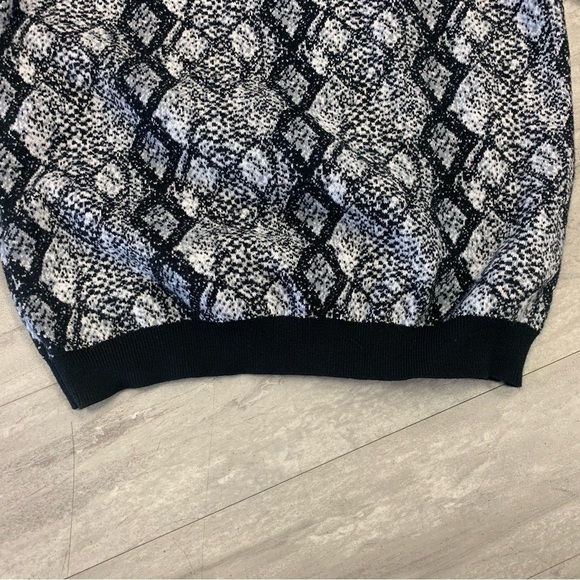 Lularoe Piper Sweater snakeskin print - Picture 5 of 6